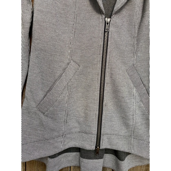 CABI stripe drop off zipper jacket - Picture 7 of 12